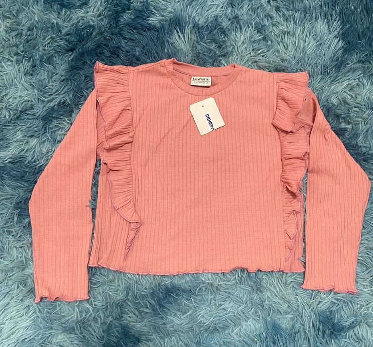 Лот за момиче . Ново тениска суитчър LC Waikiki. Рокля ръкавици  H&M.