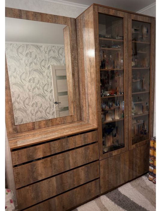 Шкаф зеркало комод