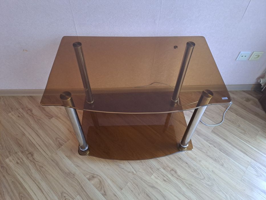 Стол под телевизор