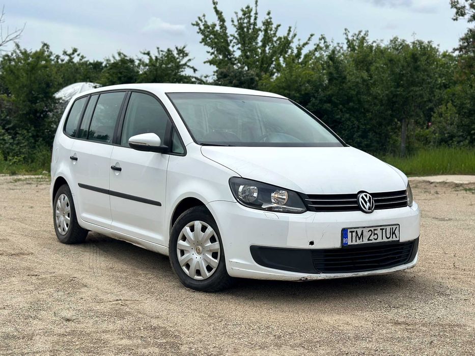 VOLKSWAGEN Touran