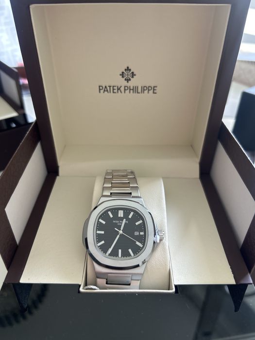Продаются мужские часы Patek Philippe.