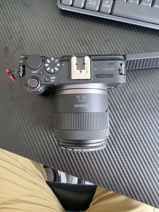 Камера Canon R50 V