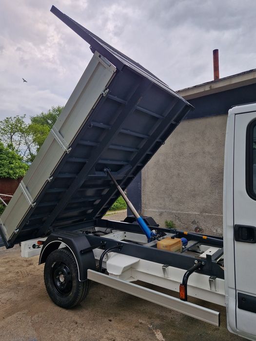 Autobasculanta Renault Master 7 Locuri