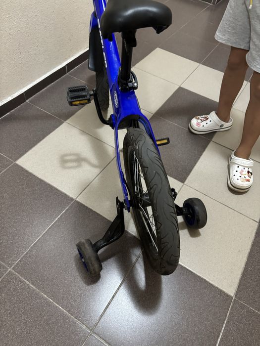 Велосипед детский на 5-7 лет