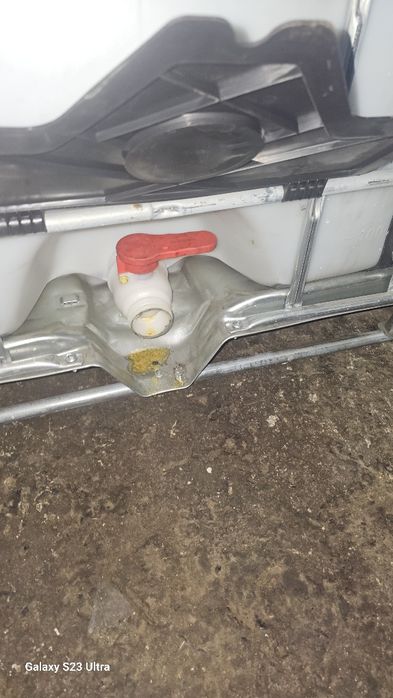 Продам кубовые бочки