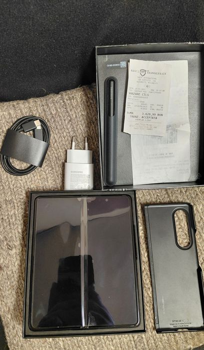 Samsung Galaxy Z Fold 3 , 256gb