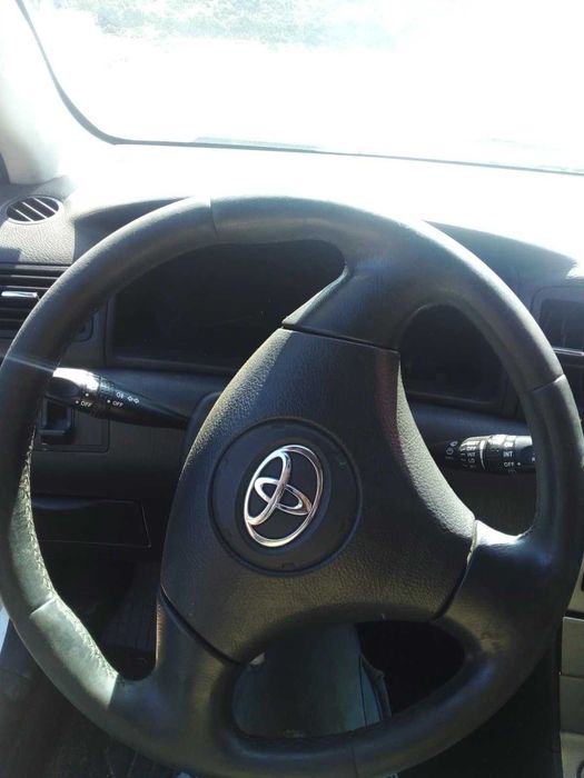 Тойота Корола на части или цяла