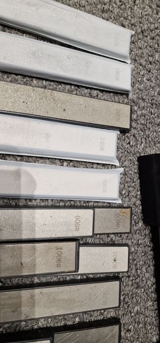 Dispozitiv de ascuțit cuțite