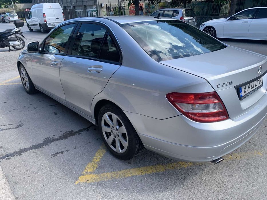 Мерцедес 220 С дизел автомат