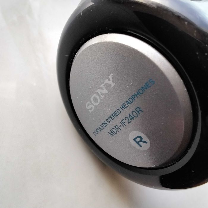 Casti stereo fara fir SONY TMR-IF240R,sunetclar,ORIGINAL,putin folosit