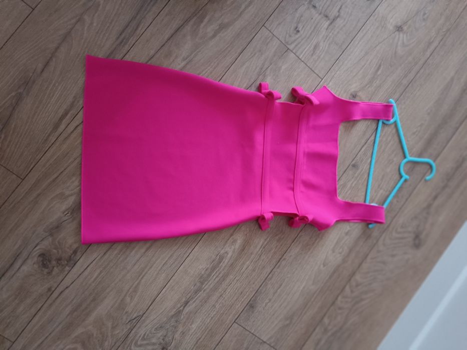 Рокля циклама бандажна размер S