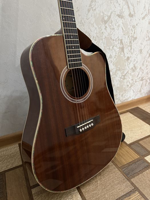 Гитара акустическая