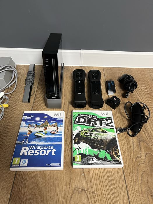 Nintendo Wii Конзола с аксесоари и игри