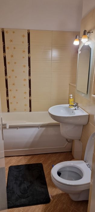 Inchiriez apartament 3 camere