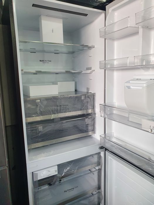 Холодильник LG GC-F569PBAM