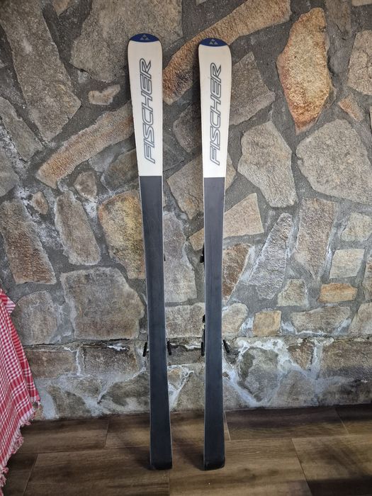Продавам ски FISHER