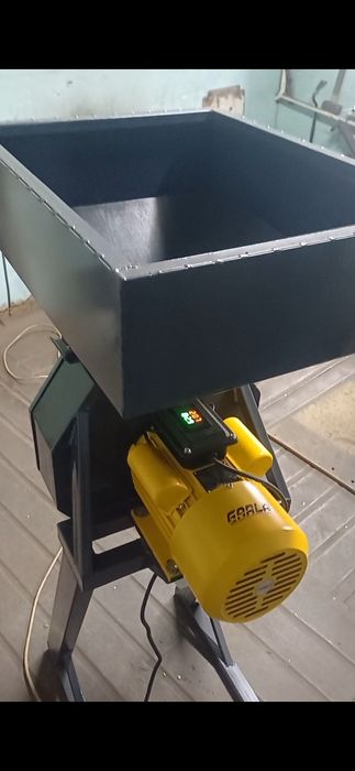 Зернодробилка 220в 3 кВт