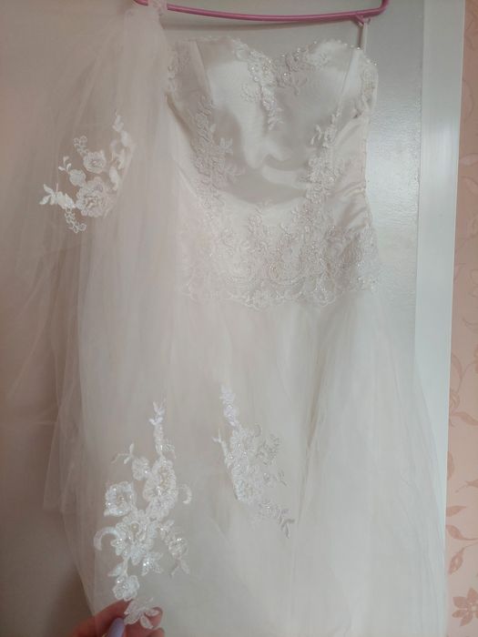 Бутикова Булчинска рокля с кринолин