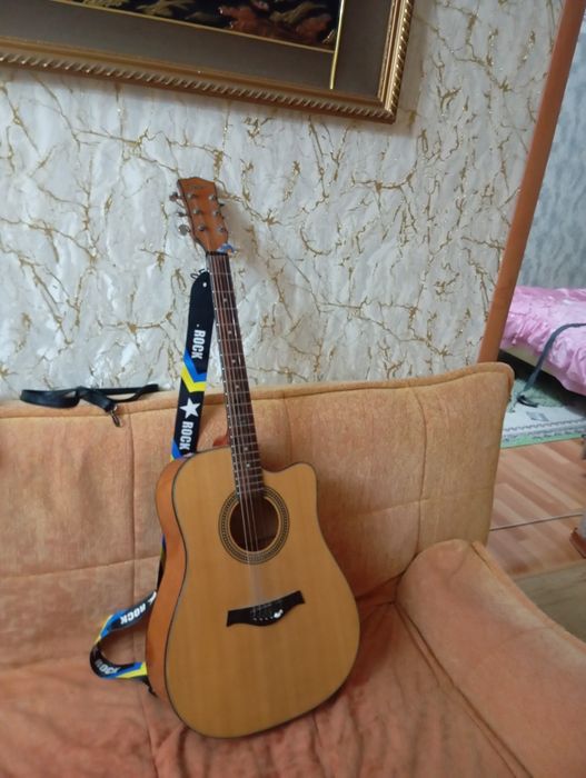 Продам гитару Better