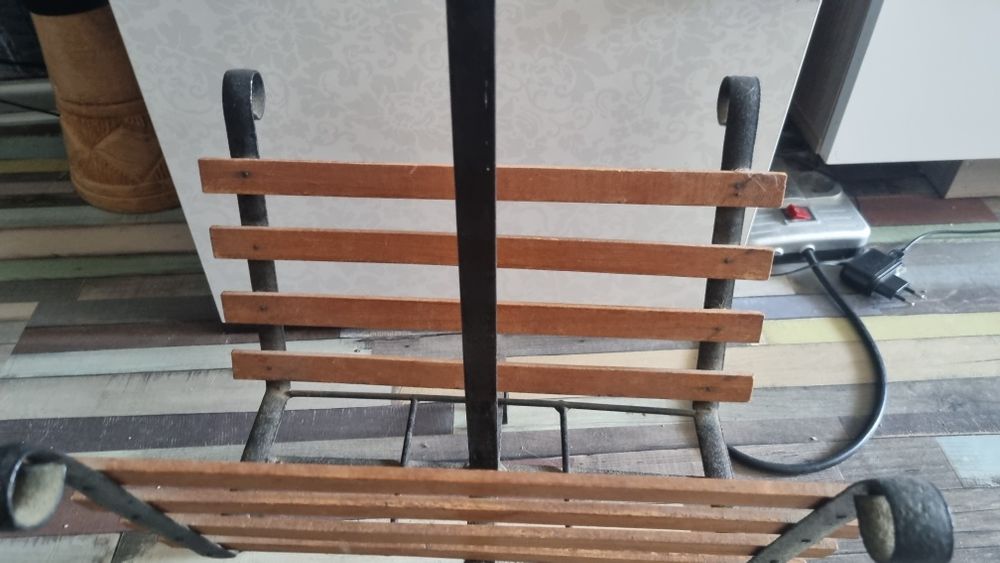 Страхотна стойка за вестници