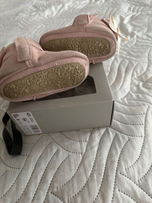 UGG бебешки ботички EU 18 и 20