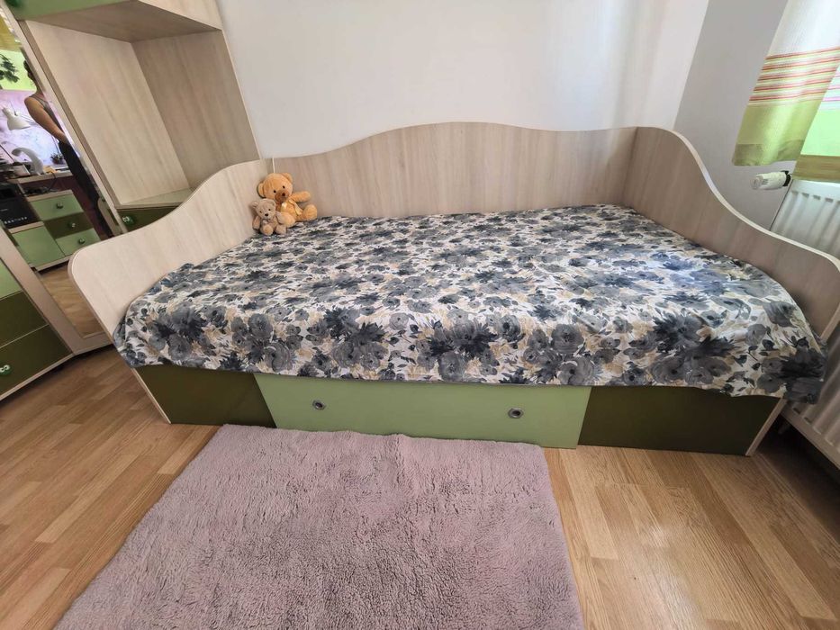 vand mobila dormitor copil, executata la comanda