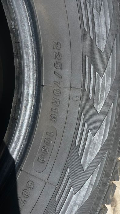 Продам резину Yokohama 2шт