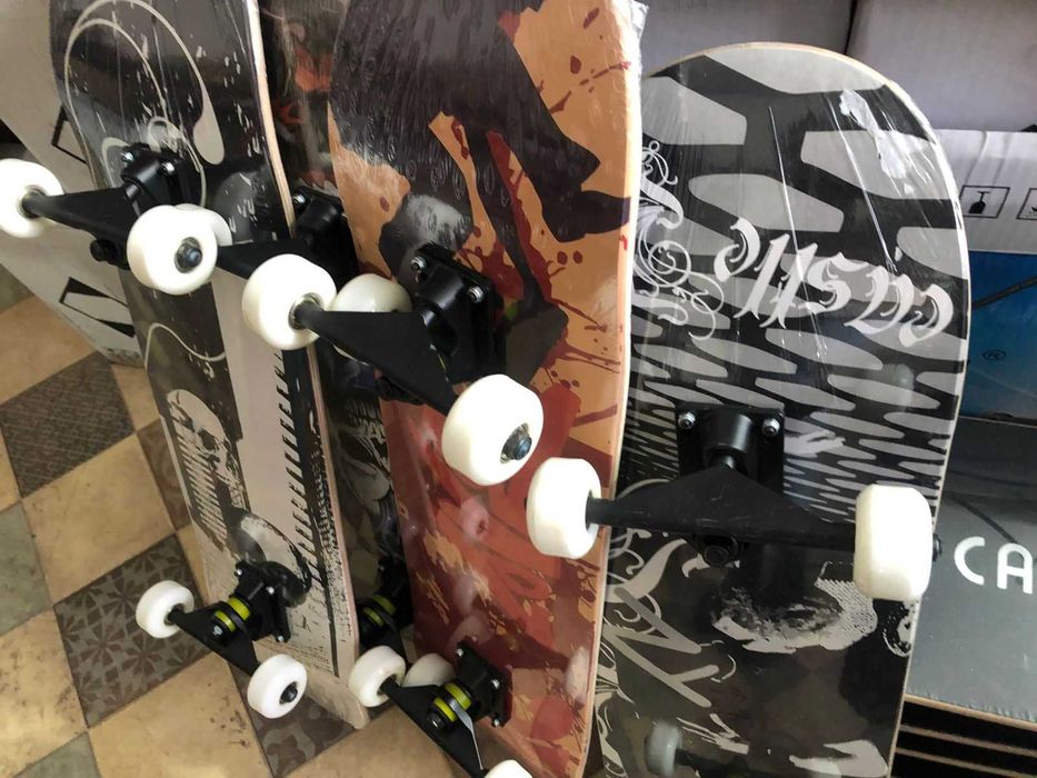 Скейтборд черные, белые