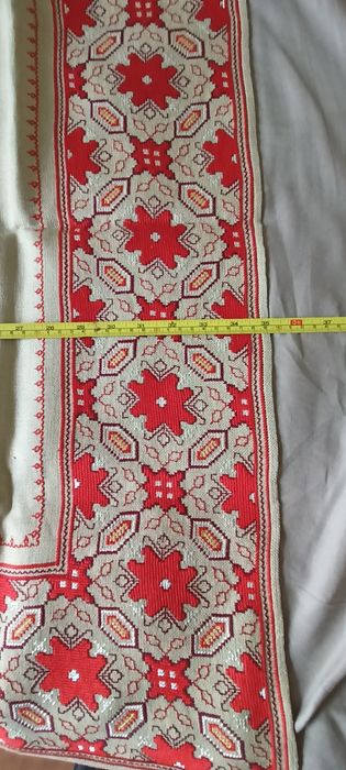 Карета с българска бродерия нови неизползвани.