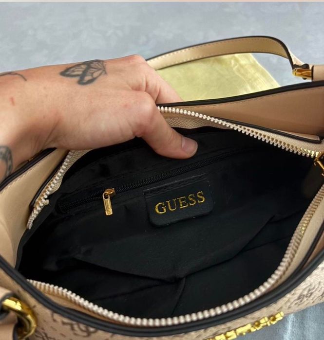 Нова чанта guess