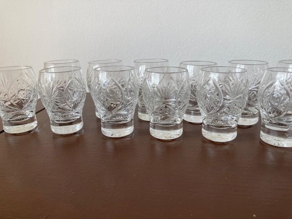 Продам хрустальные стопки плюс подарок