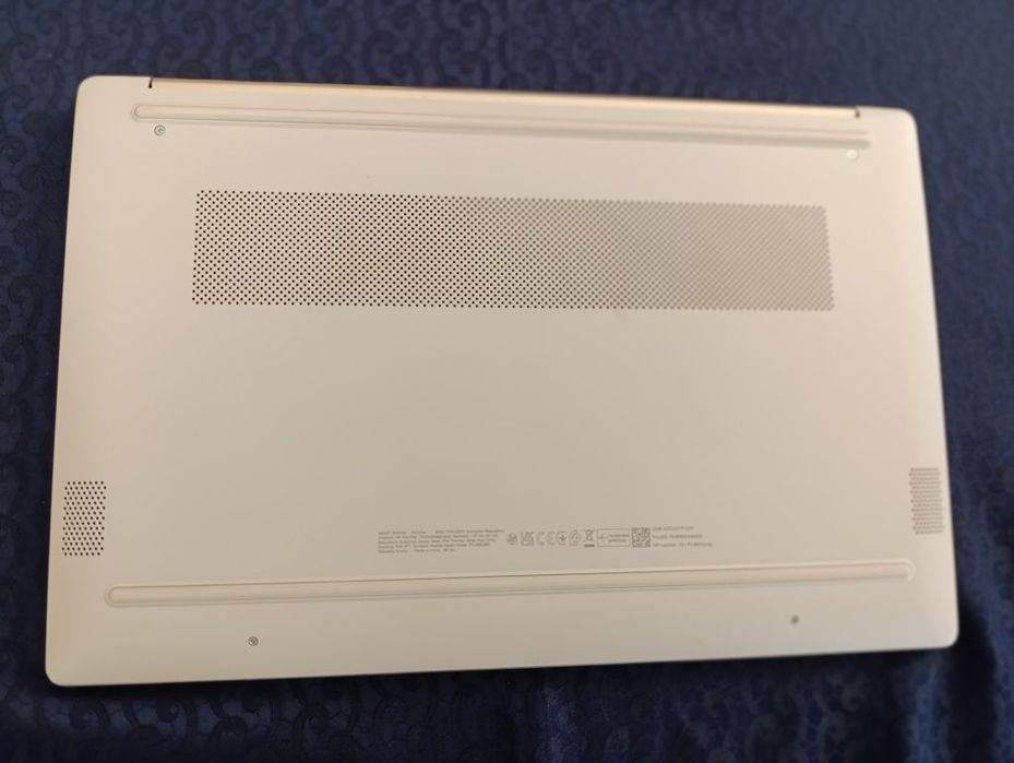 Vând laptop HP nou nefolosit cu Windows 11 pro 25H2 instalat cu licență,office pro plus cu licență,cu toate driverele instalate de Microsoft. Nu
