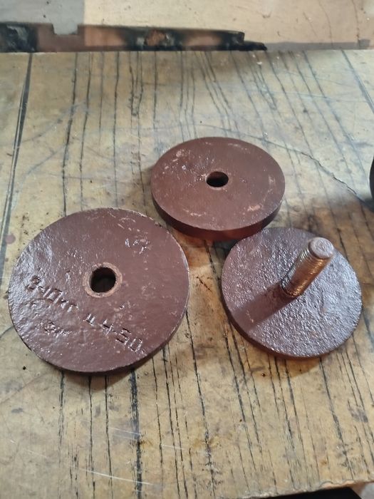 Эспандер и гантели.