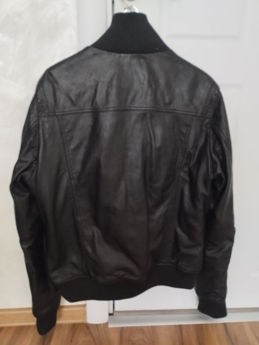Продавам кожено яке, бомбър – естествена кожа