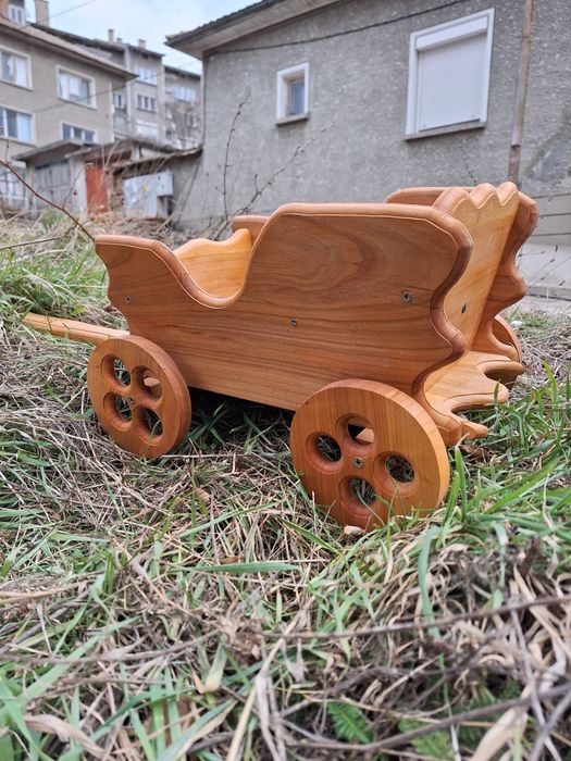 Градинска каручка за саксия