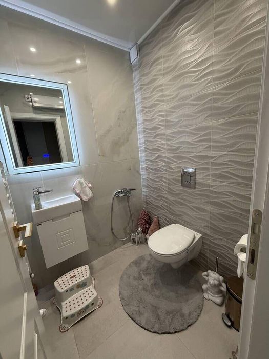 Дава се под наем Тристаен апартамент в София, Лозенец - 180 кв.м за 1800 € - Снимка #12
