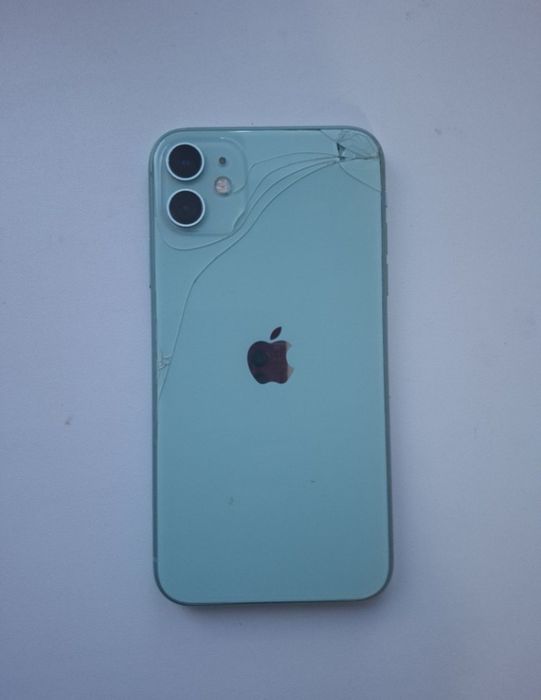 Продам Iphone 11