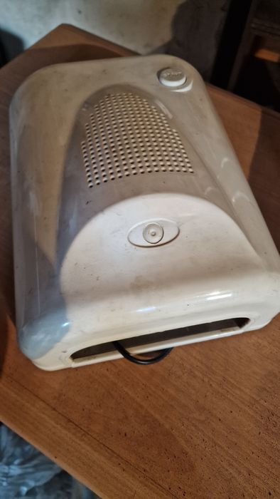 Продам лампу для маникюра.