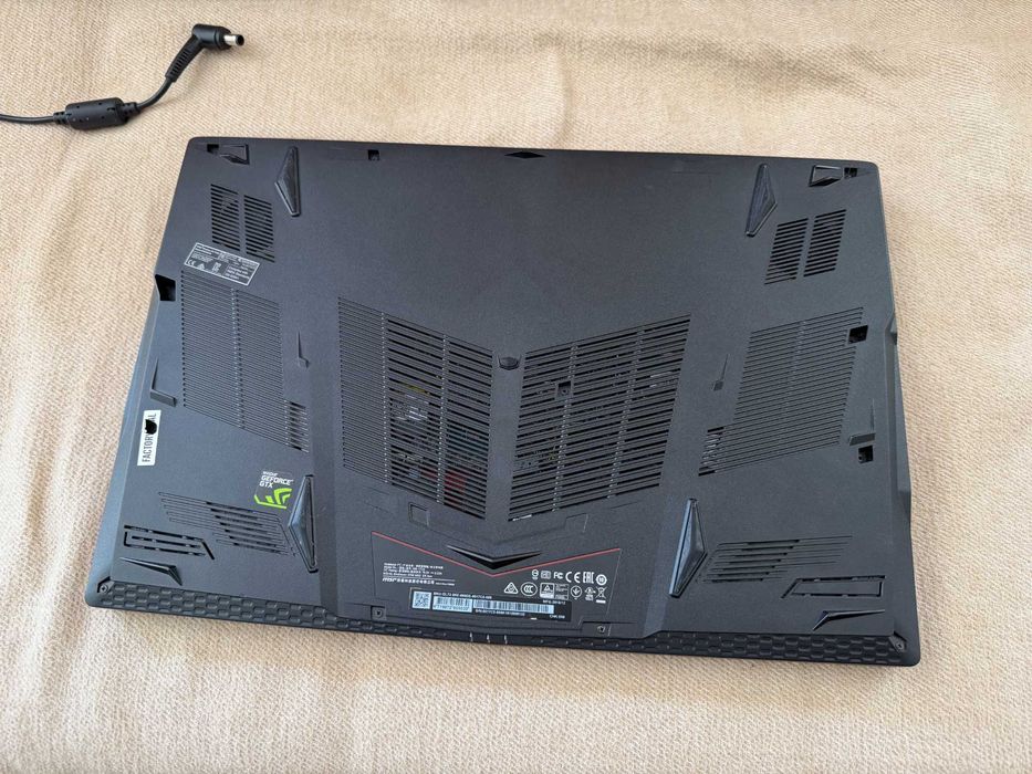 Laptop Gaming MSI GL73 8RE – i7 / GTX 1060 / 16GB RAM / SSD 512GB + HDD 500GB
