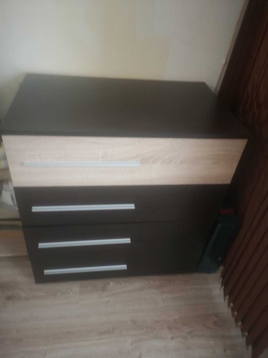 Ниска мебел - маса, етажерка, шкаф