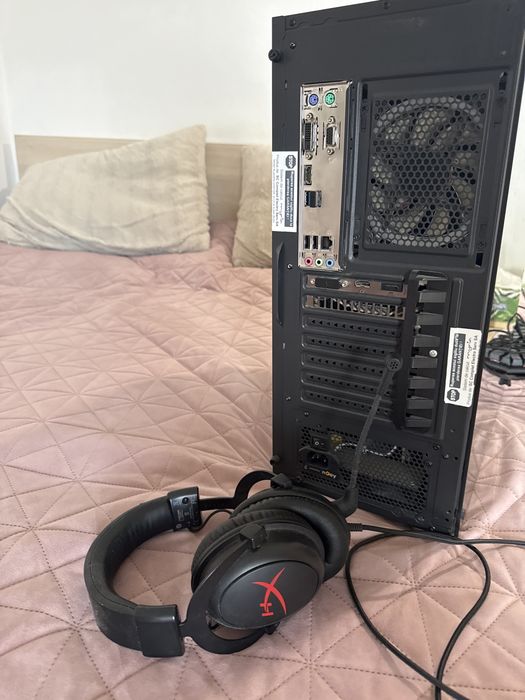 Unitate,tastatura,monitor nou,casti