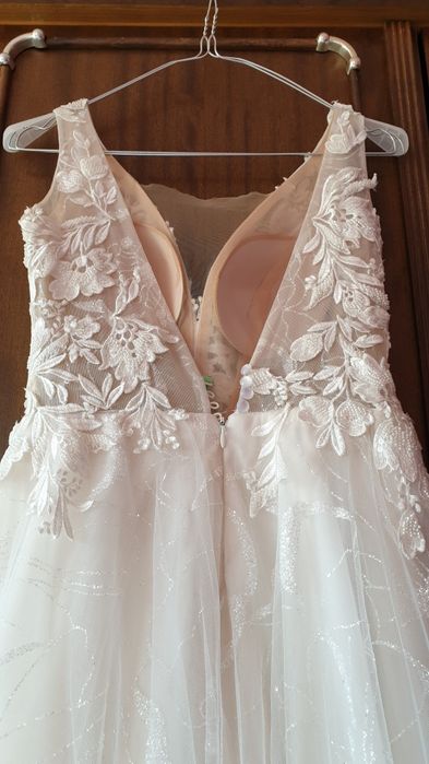 Сватбена рокля и аксесоари