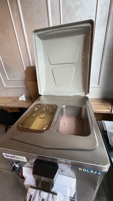 ПРОДАЮ аппарат для мороженого BQL-925