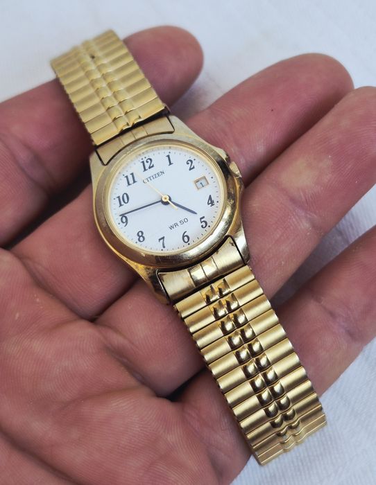 Ceas de dama Citizen cu Quartz, carcasă si bratara din oțel inoxidabil.
