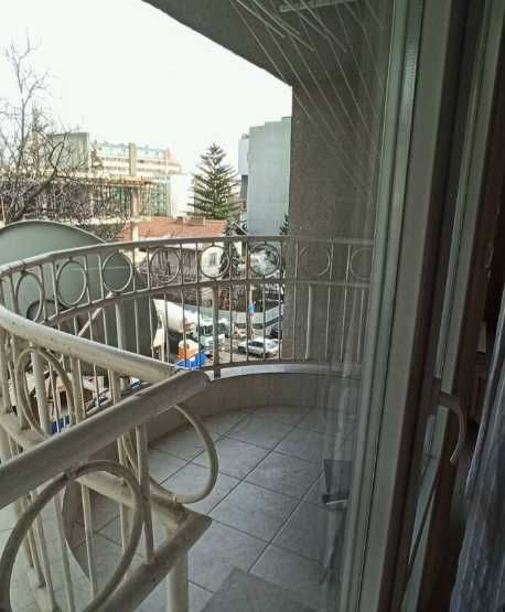 Двустаен ап. под наем в кв. Борово