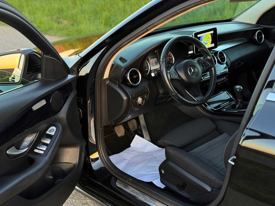 MERCEDES-BENZ C 200 Adus recent Impecabil !