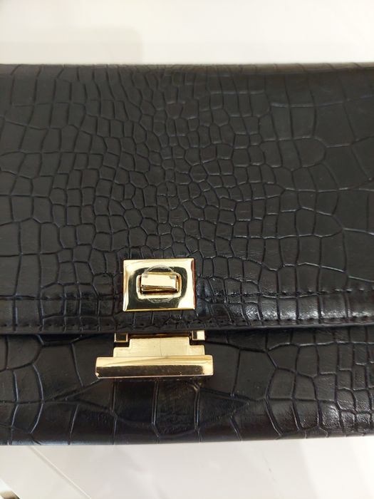 Черна дамска чанта