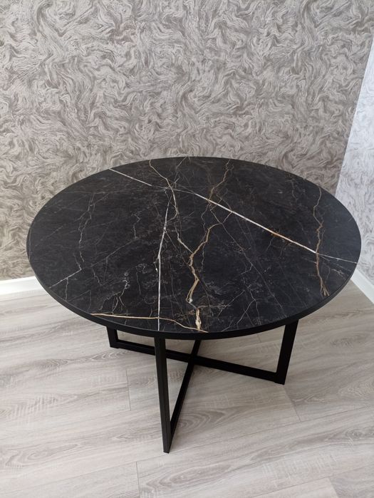 Обеденный   стол