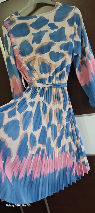 Ефирна рокля плисе