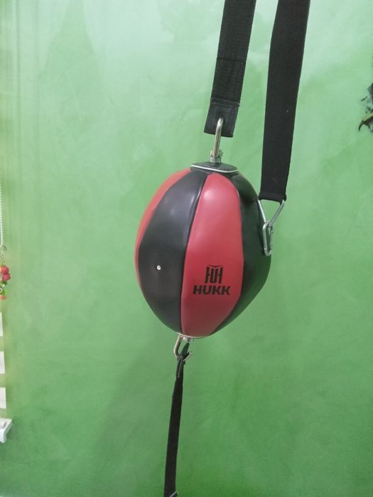 Продам  боксерскую грушу .